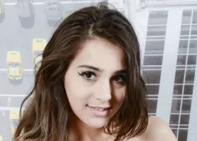 Sofie Reyez