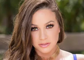 Abigail Mac