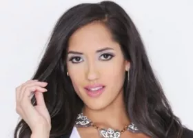 Chloe Amour