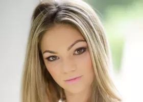 Athena Faris