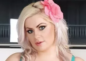 Klaudia Kelly