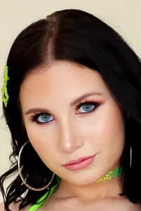 Stella Raee